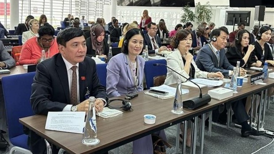 Vietnam represented at meeting of Association of Secretaries General of Parliaments